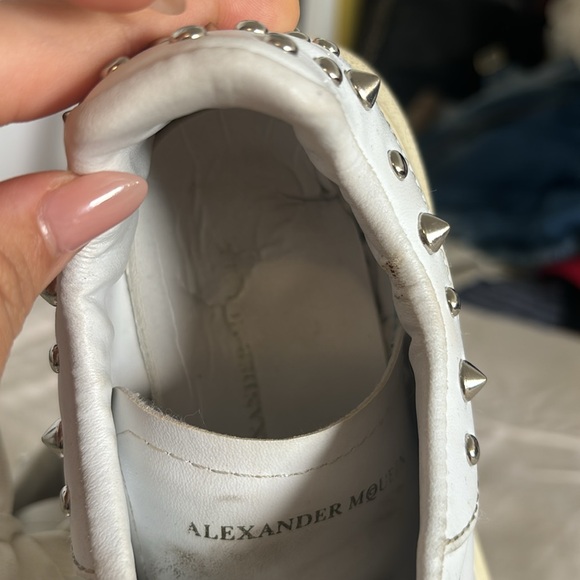 Alexander Mqueen - Picture 4 of 6